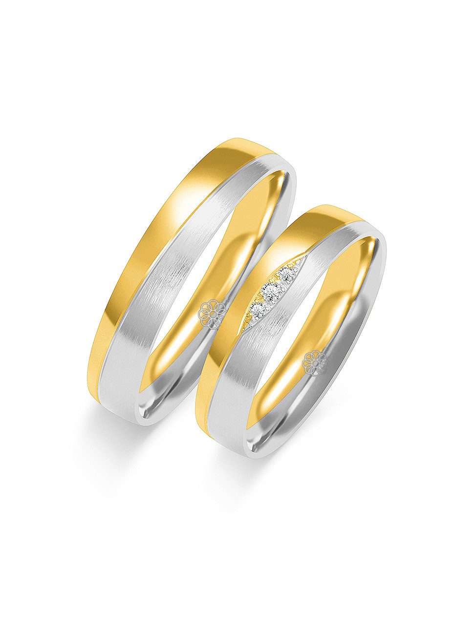 B 210 Een paar bicolour trouwringen met 0.035 briljant 4.5 mm