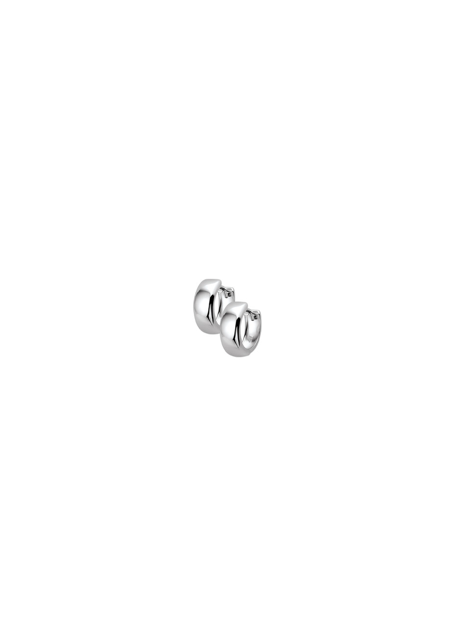 .3.3 gram zware oorringen witgoud 14x4 mm
