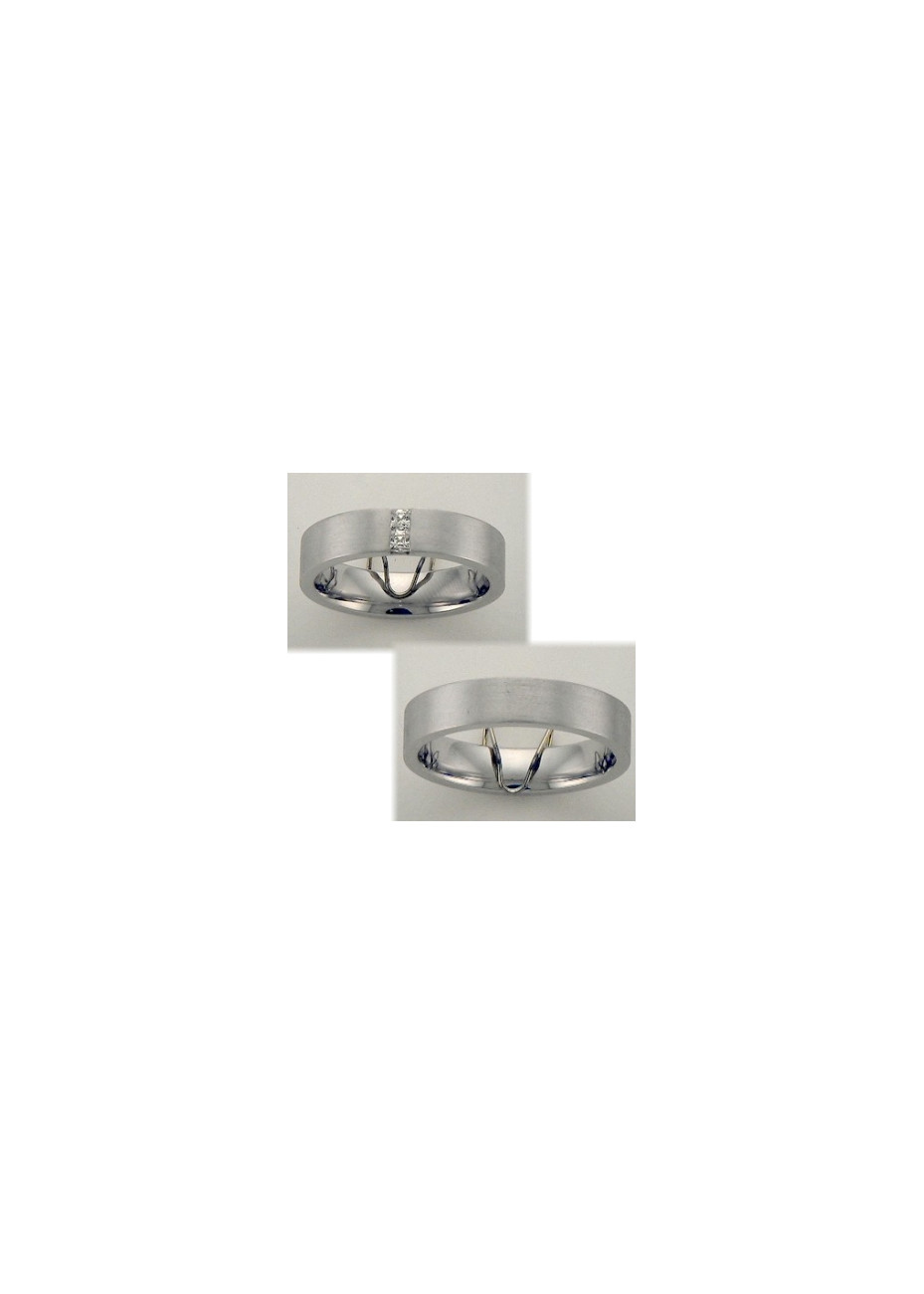 0401 Trouwringen witgoud met 2xprincess crt briljant 5 mm