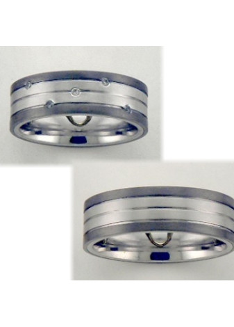 1506 Trouwringen titanium met witgoud met 5x0.01 crt briljant 7 mm