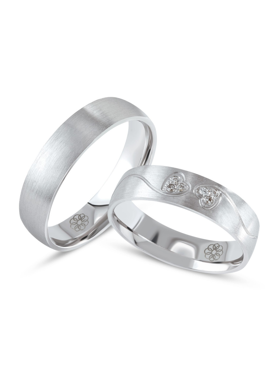 FC-80 Een paar geelgouden trouwringen met 0.04 Labgrown briljant