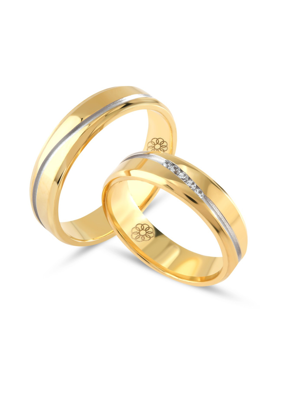 FC-74 Een paar bicolour gouden trouwringen met 0.05 Labgrown briljant