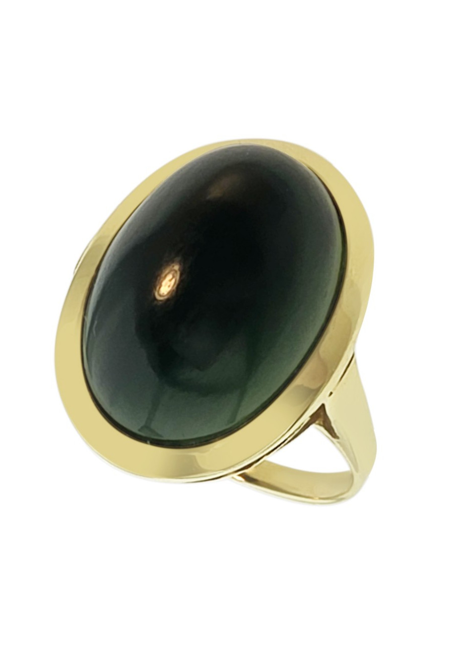 .4.6 gram klassieke damesring 8 krt. met bol geslepen groene nefriet mt 17.5